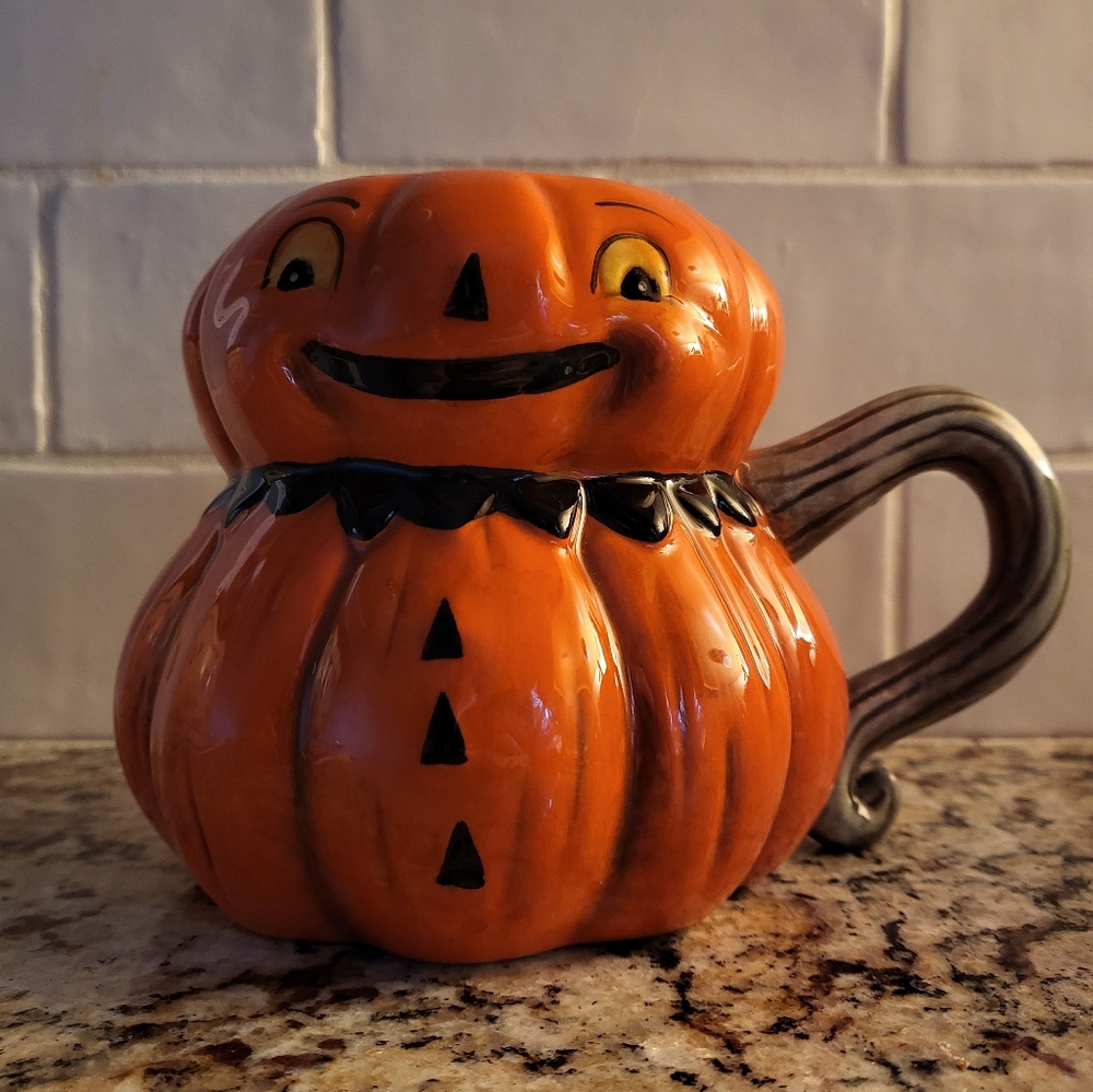 Johanna Parker Halloween Pumpkin Mug Carnival Cottage Collectibles - New